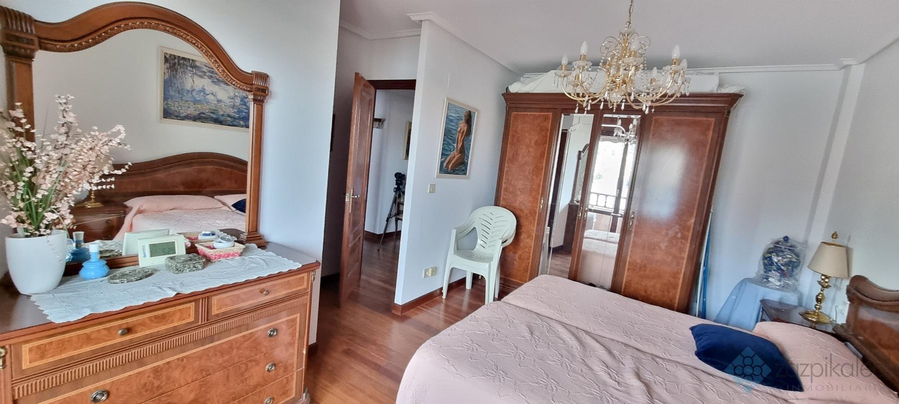 For sale of flat in Allendelagua