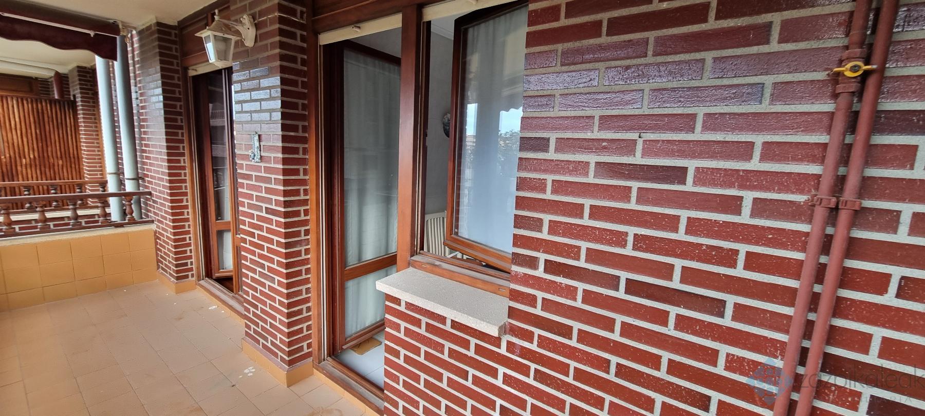 For sale of flat in Allendelagua