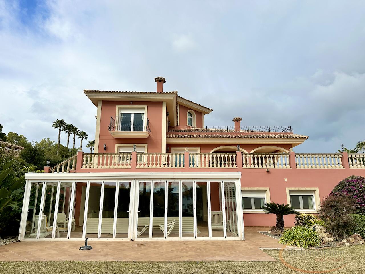 For sale of villa in Alfaz del Pi