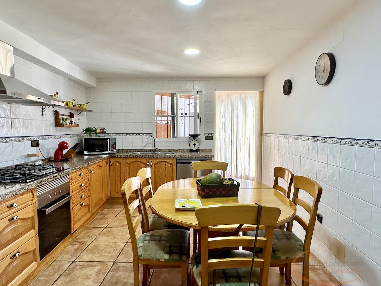 For sale of villa in Polop