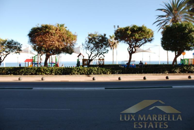 Zu verkaufen von ladenlokal in
 Estepona