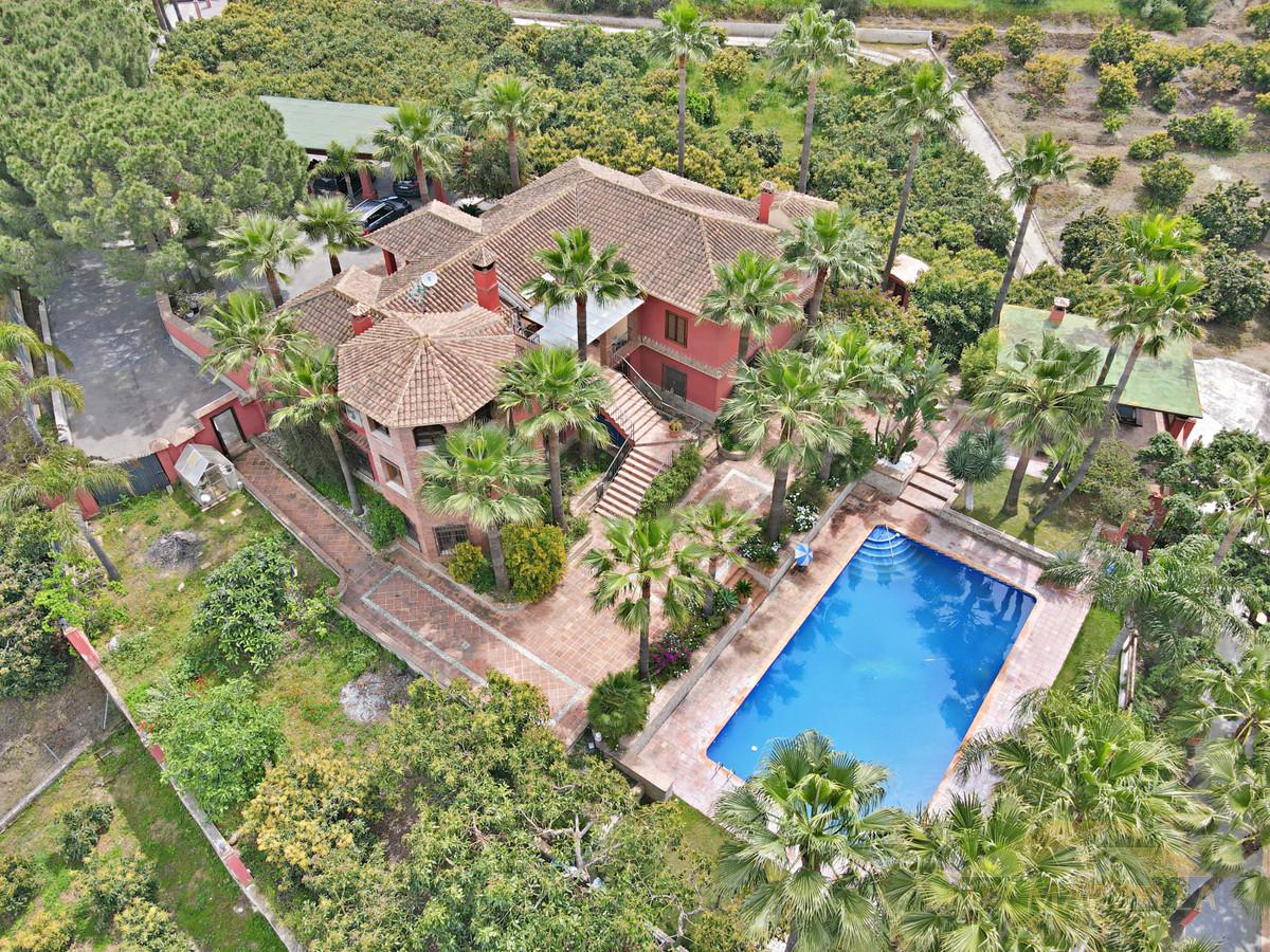 For sale of villa in Coín