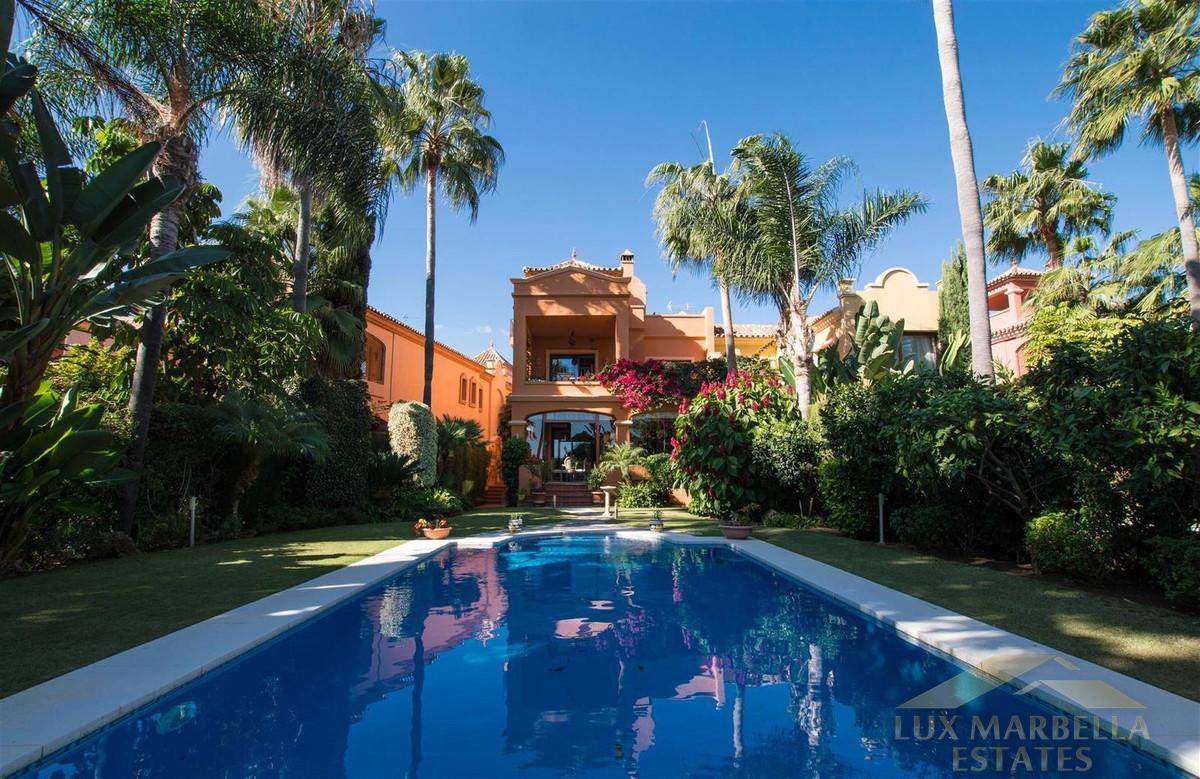 For sale of villa in Marbella