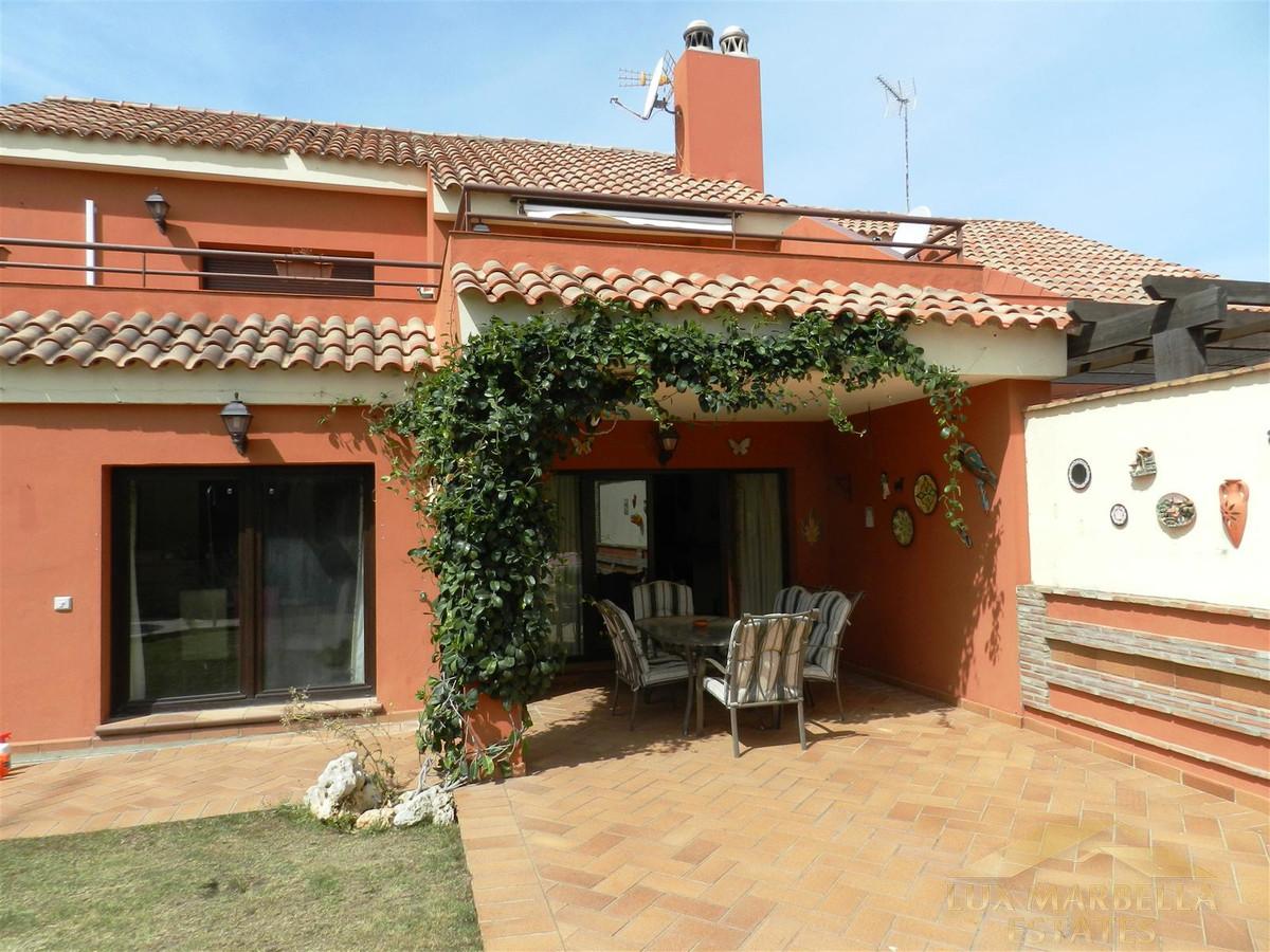 Venta de villa en La Duquesa