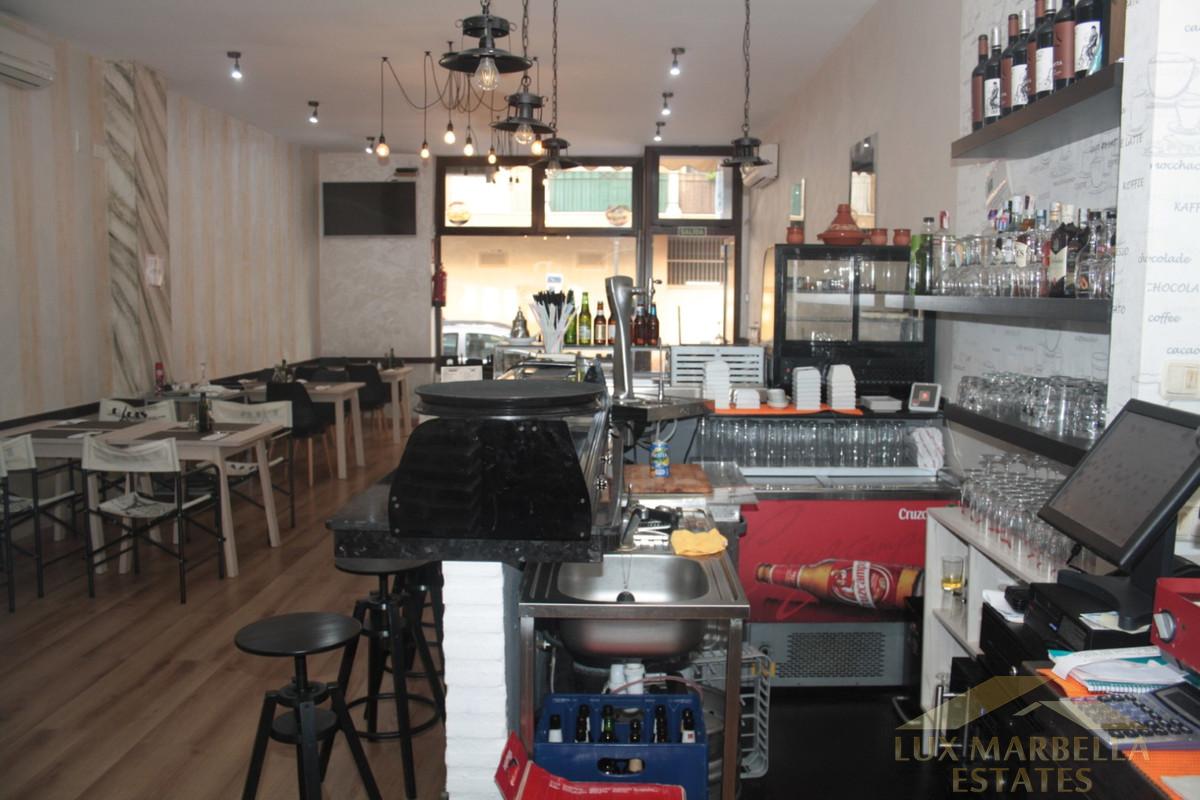For sale of commercial in Estepona