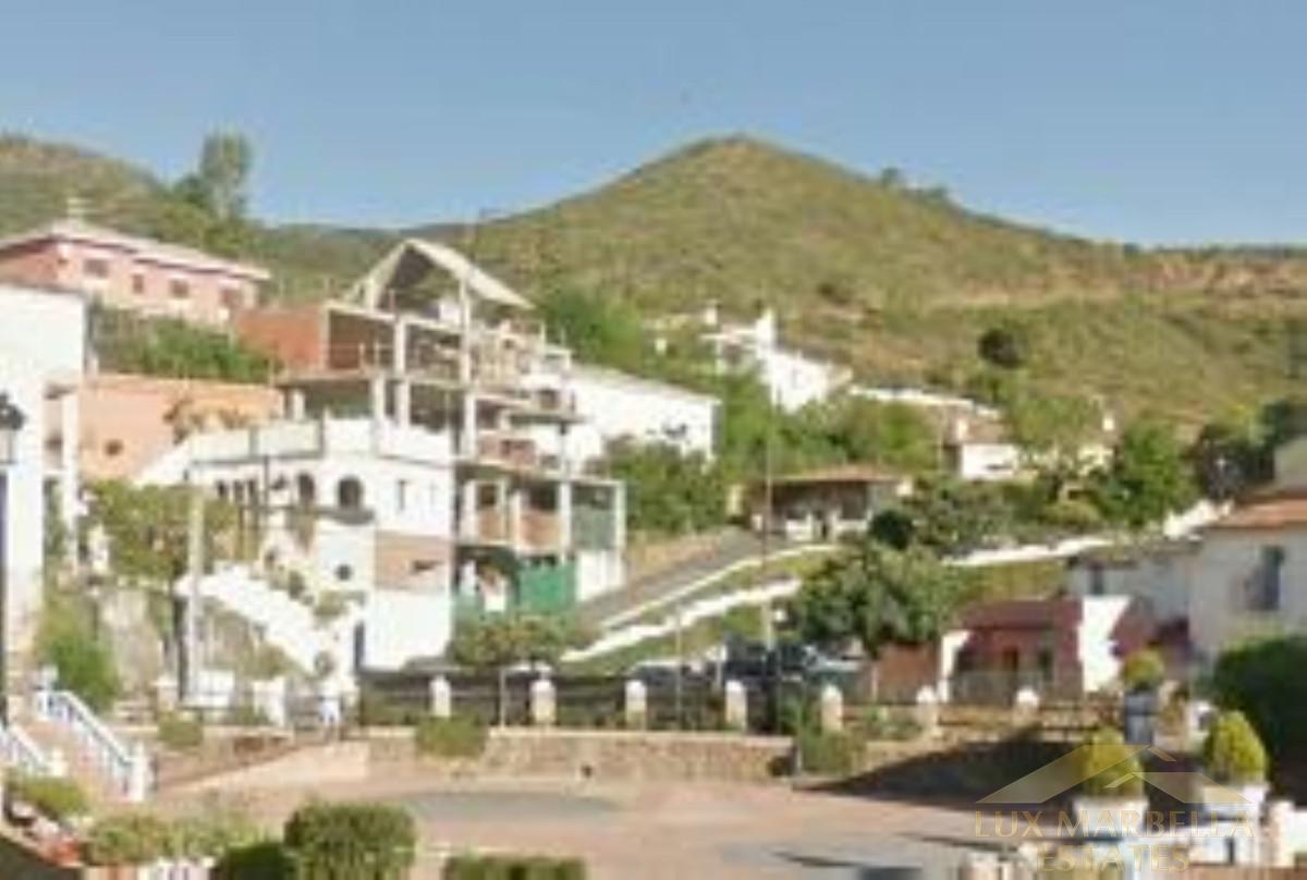 For sale of commercial in Marbella