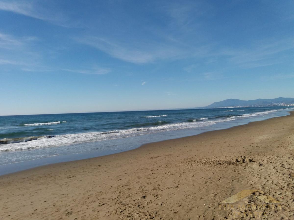 Zu verkaufen von ladenlokal in
 Estepona
