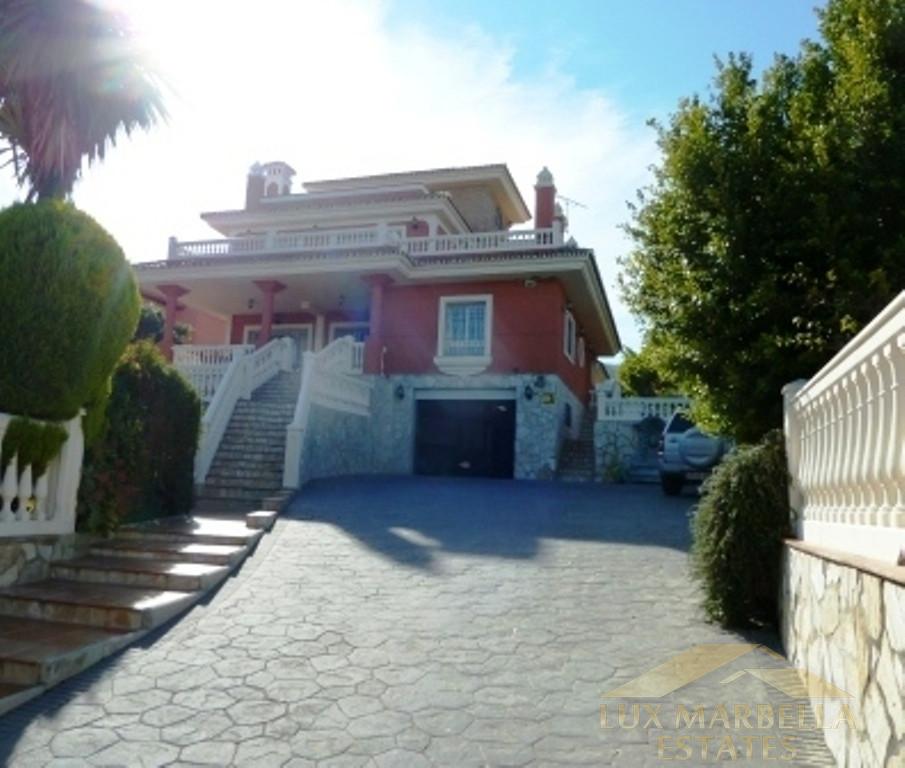 Venta de villa en Alhaurín de la Torre