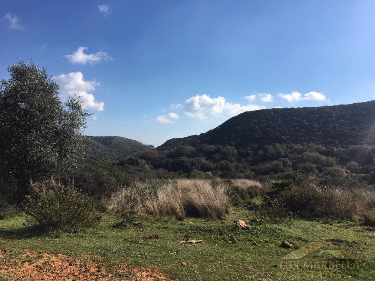 For sale of land in Manilva