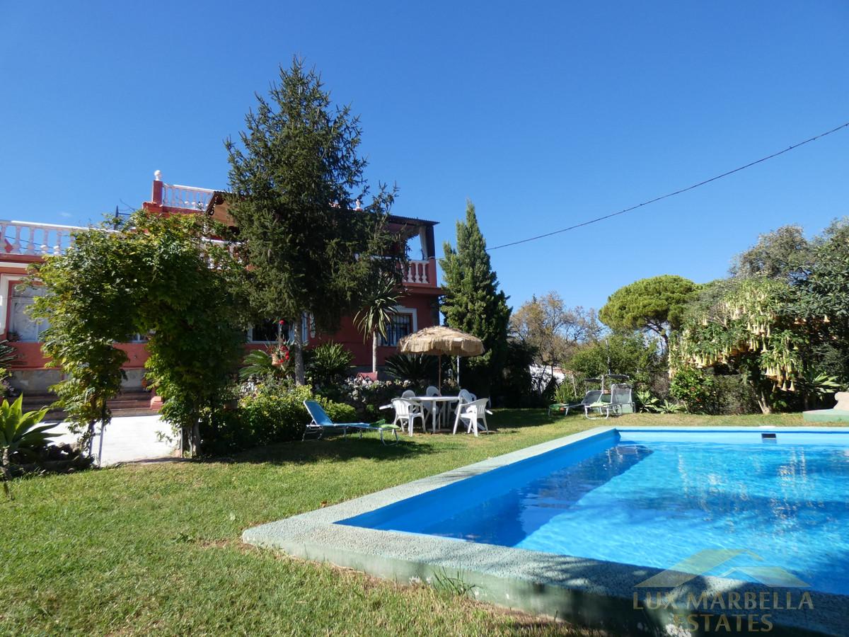For sale of villa in Alhaurín el Grande