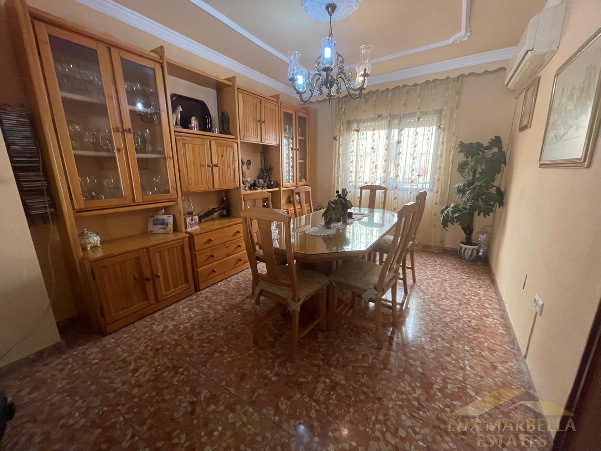 For sale of villa in Las Lagunas