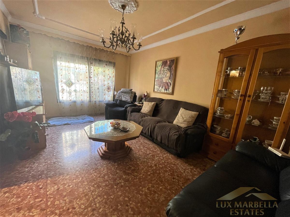 For sale of villa in Las Lagunas