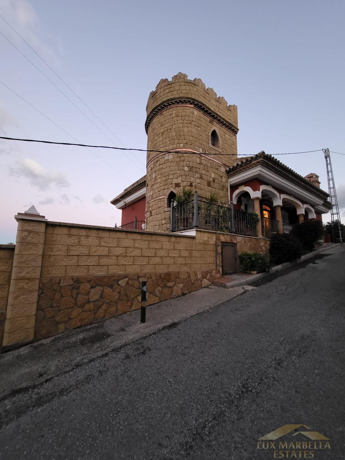 Zu verkaufen von villa in
 La Cala de Mijas