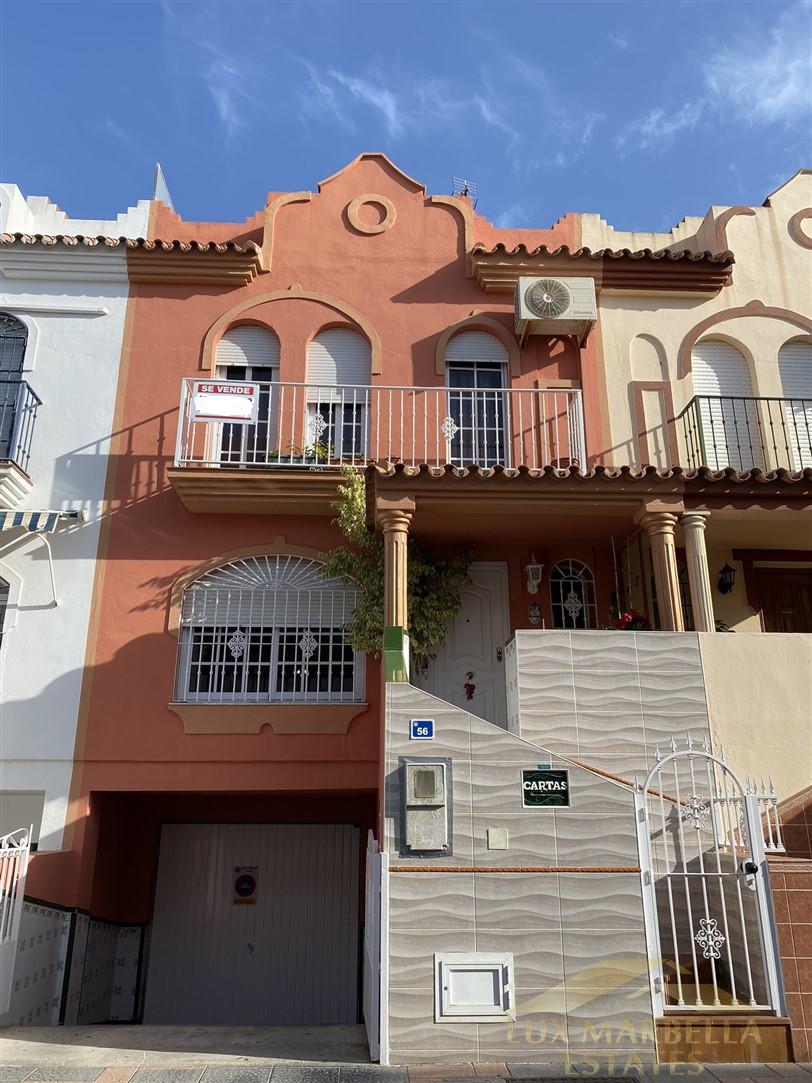 For sale of villa in Las Lagunas