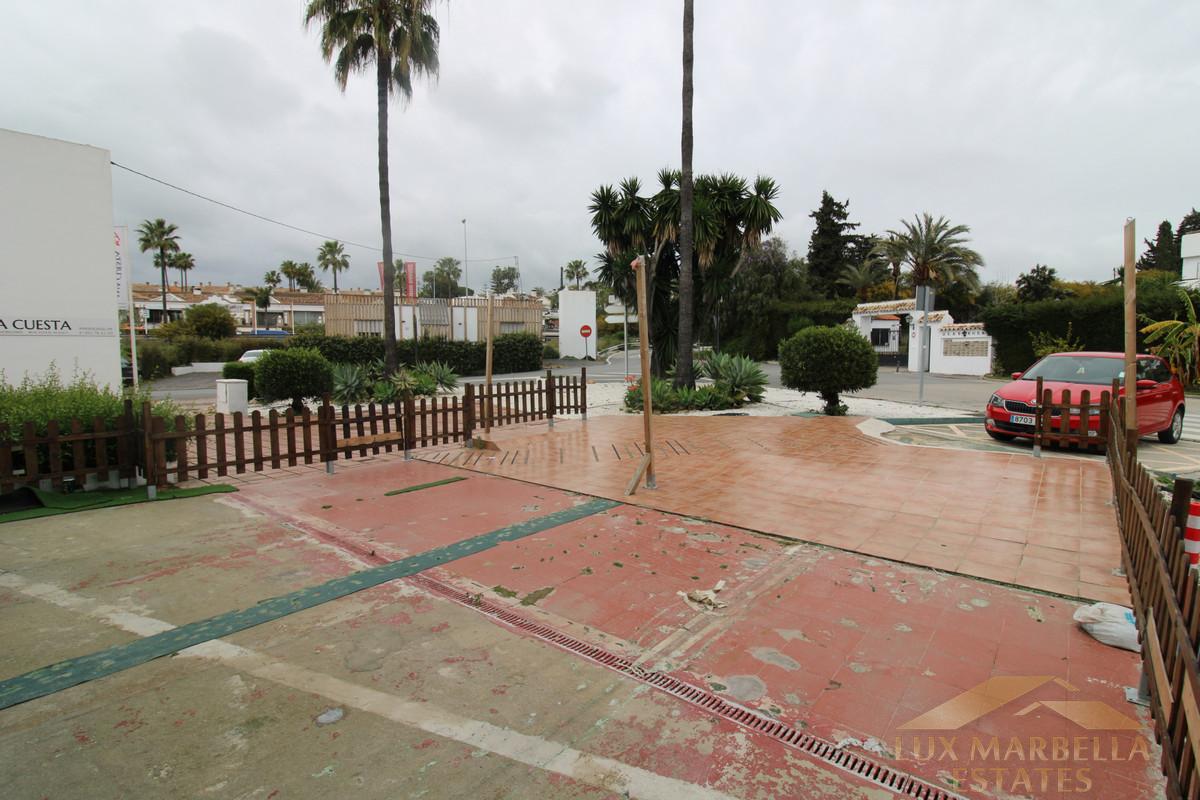 Salg av kommersiell lokal i Estepona