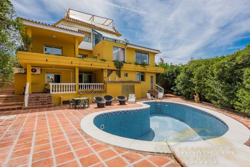 For sale of villa in Marbella