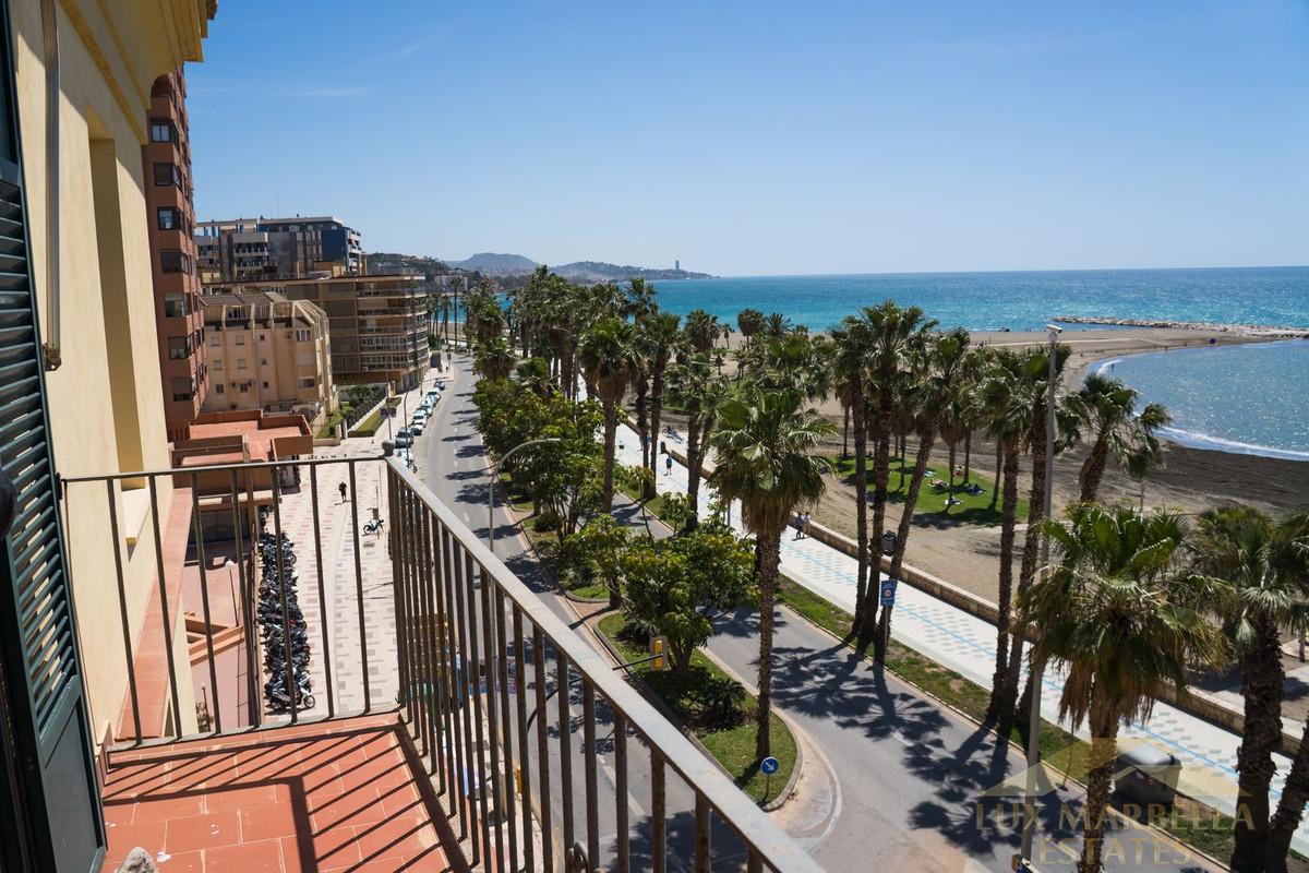 For sale of penthouse in Málaga Este