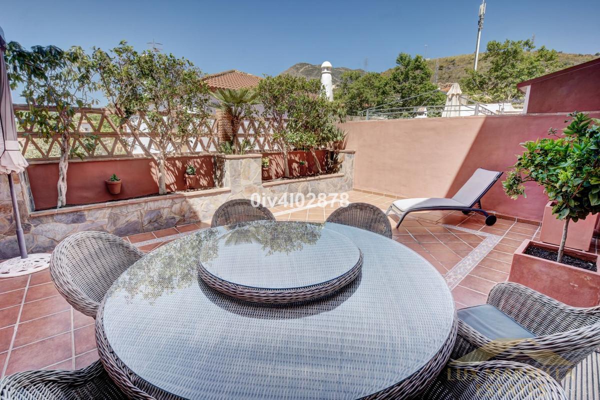 For sale of villa in Arroyo de la Miel