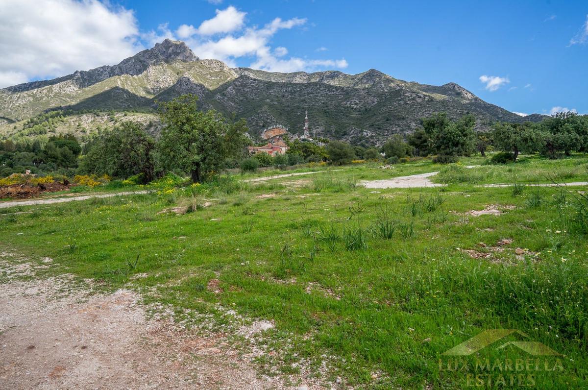 For sale of land in Marbella