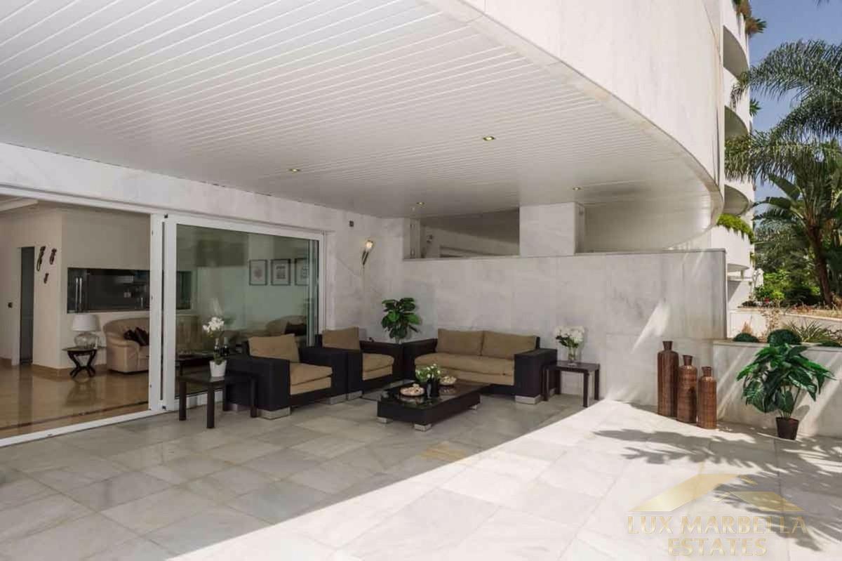 For sale of apartment in Marbella