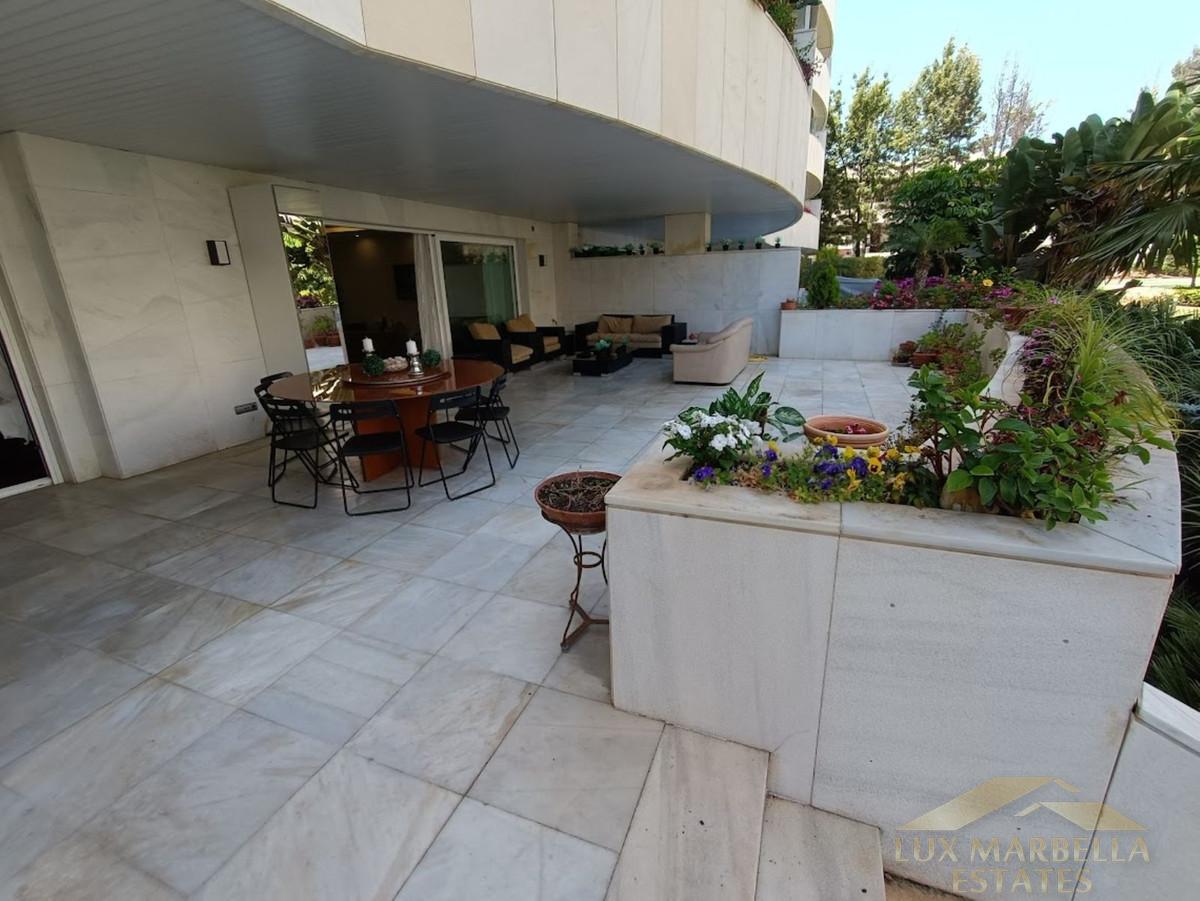 For sale of apartment in Marbella