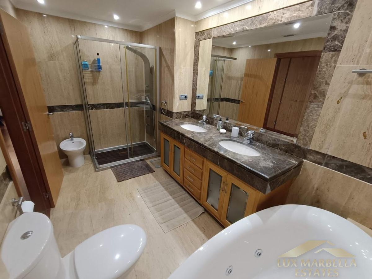 For sale of apartment in Marbella