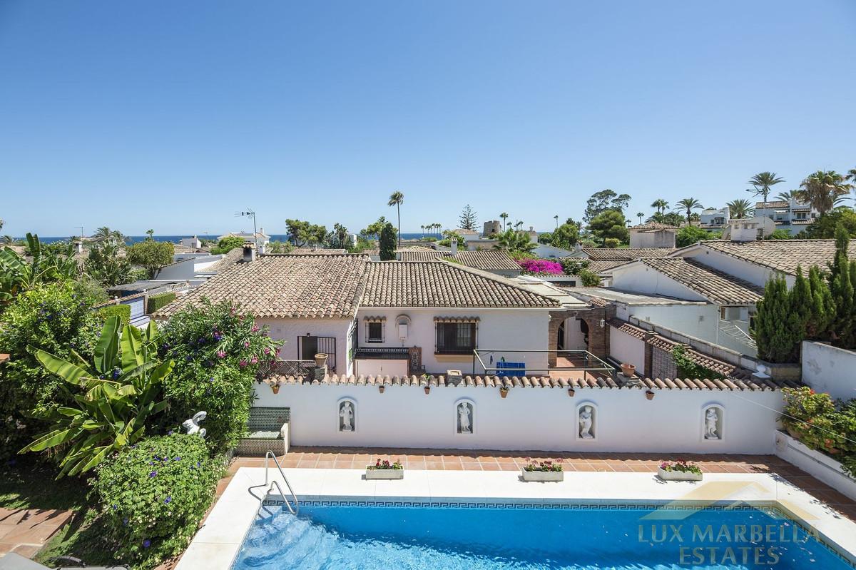 For sale of villa in Marbella