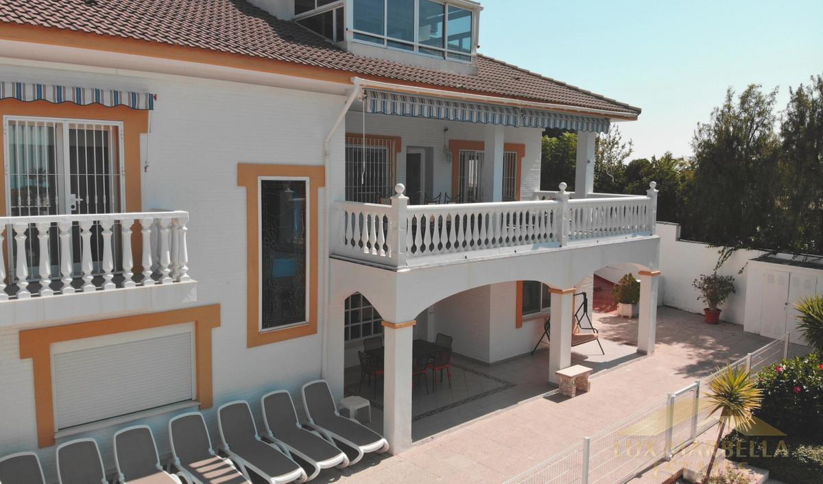 For sale of villa in Benalmadena Pueblo