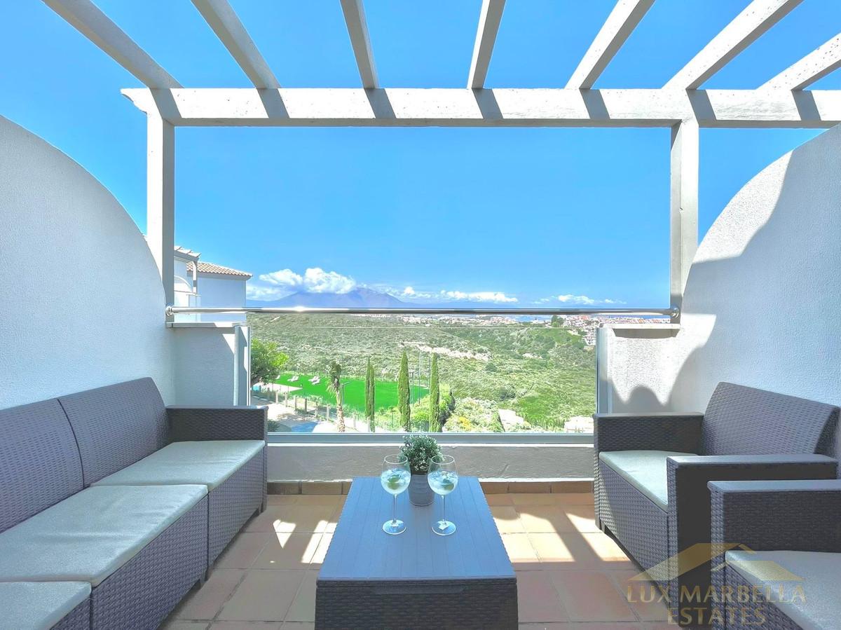 For sale of penthouse in Manilva