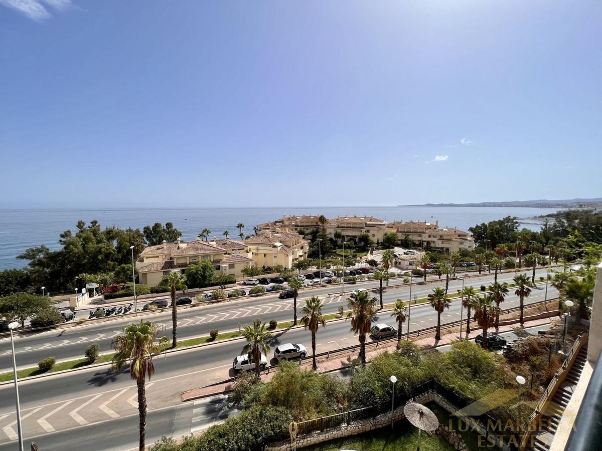 For sale of penthouse in Benalmadena Costa