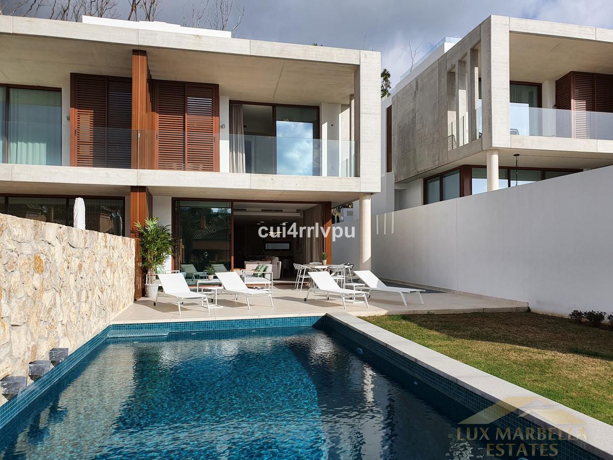 Продажа от

 Виллa на Marbella