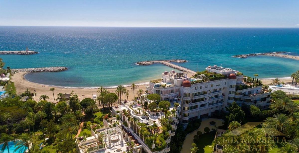 For sale of penthouse in Marbella