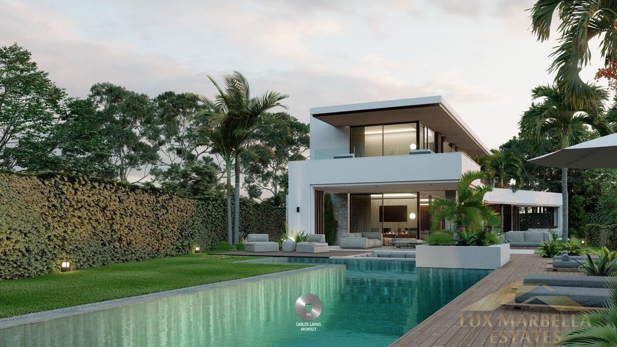 For sale of villa in Estepona