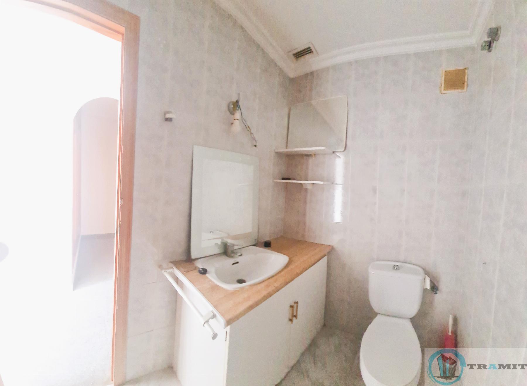 Suite bathroom