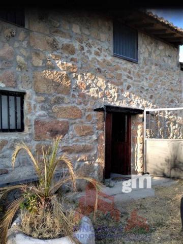 For sale of house in Arroyomolinos de la Vera