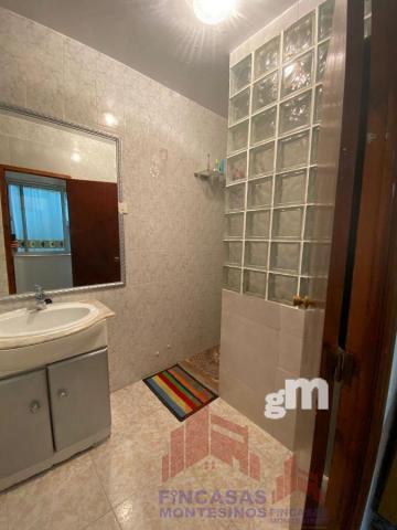 For sale of house in Almoharín