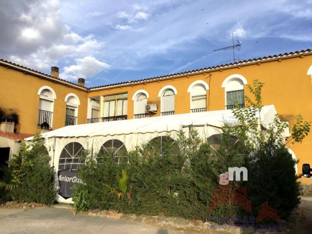 For sale of hotel in Navas del Madroño