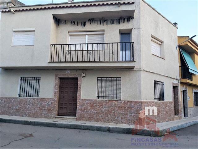 For sale of house in Valverde de Mérida