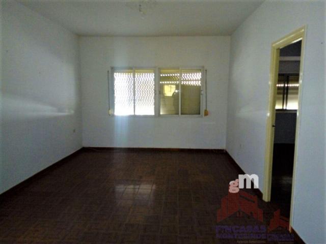 For sale of house in Valverde de Mérida