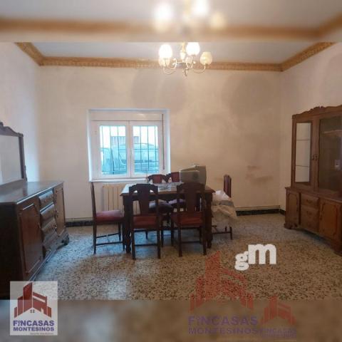 For sale of house in Santa Amalia