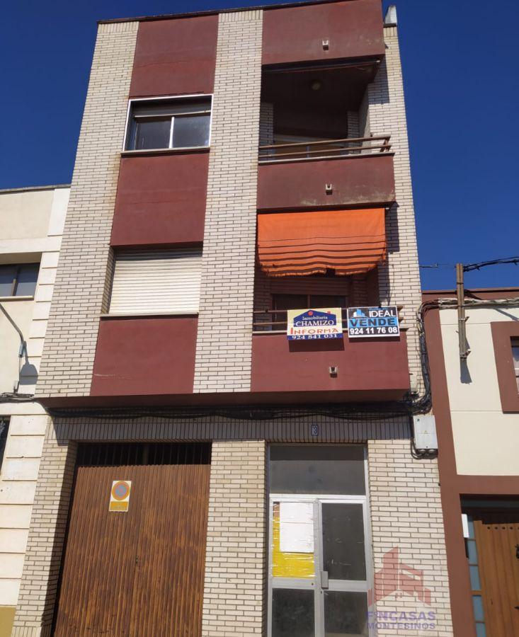 For sale of building in Villanueva de la Serena