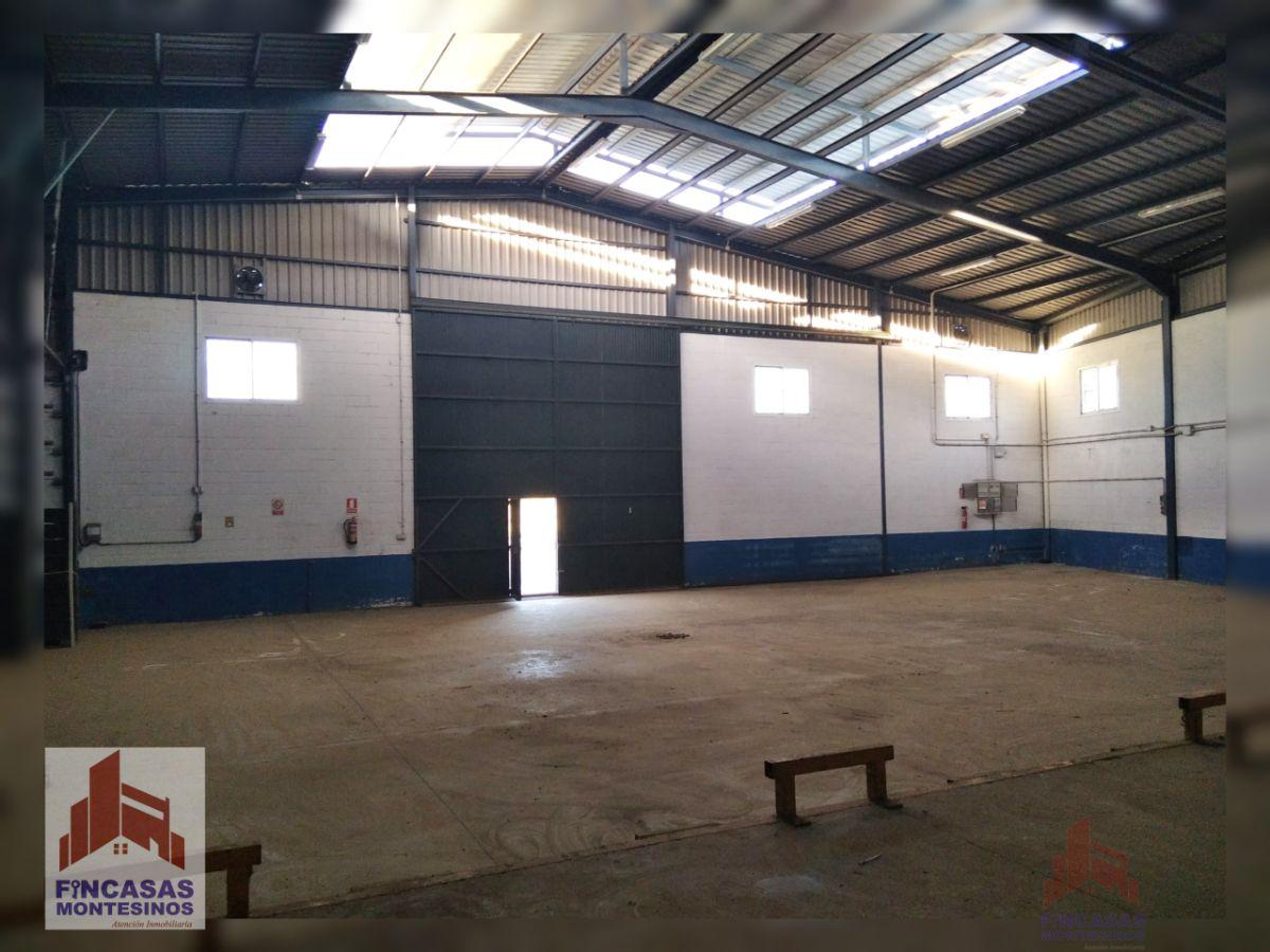 For sale of industrial plant/warehouse in Trujillanos