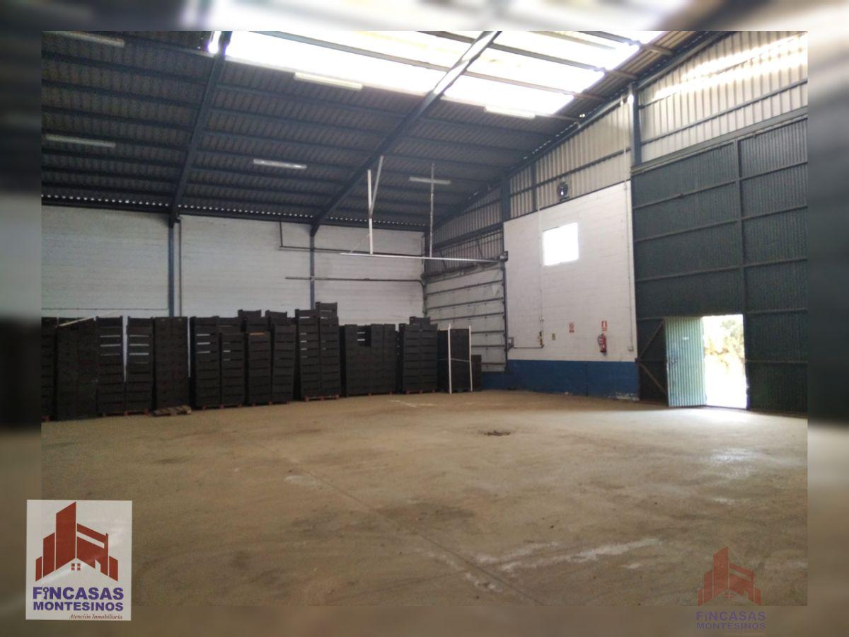 For sale of industrial plant/warehouse in Trujillanos
