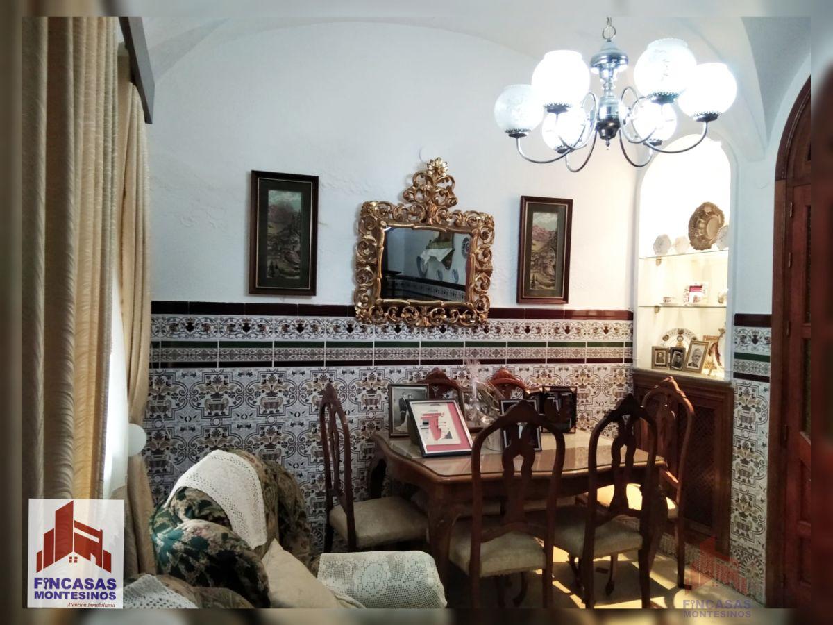 For sale of house in Santa Amalia