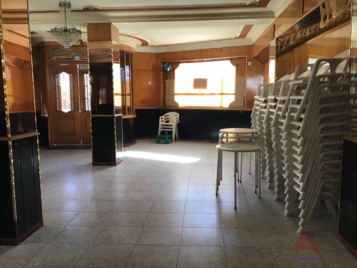 Venta de local comercial en Santa Amalia