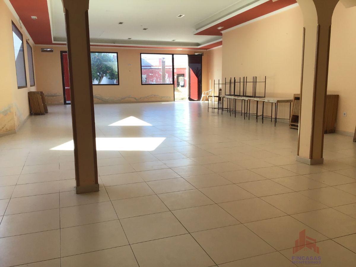 Venta de local comercial en Santa Amalia