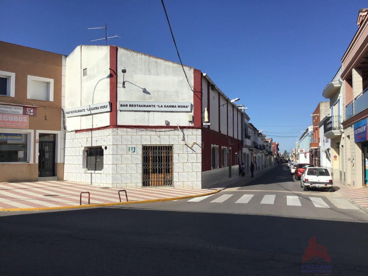 Venta de local comercial en Santa Amalia