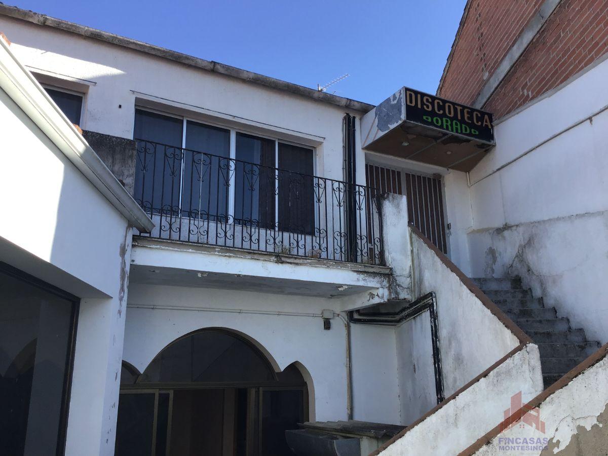 Venta de local comercial en Santa Amalia