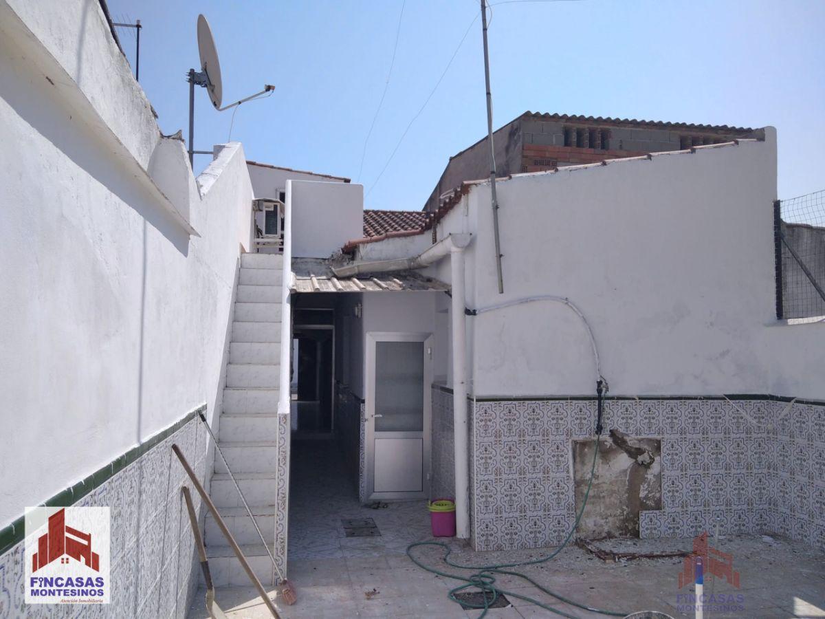 For sale of house in Santa Amalia