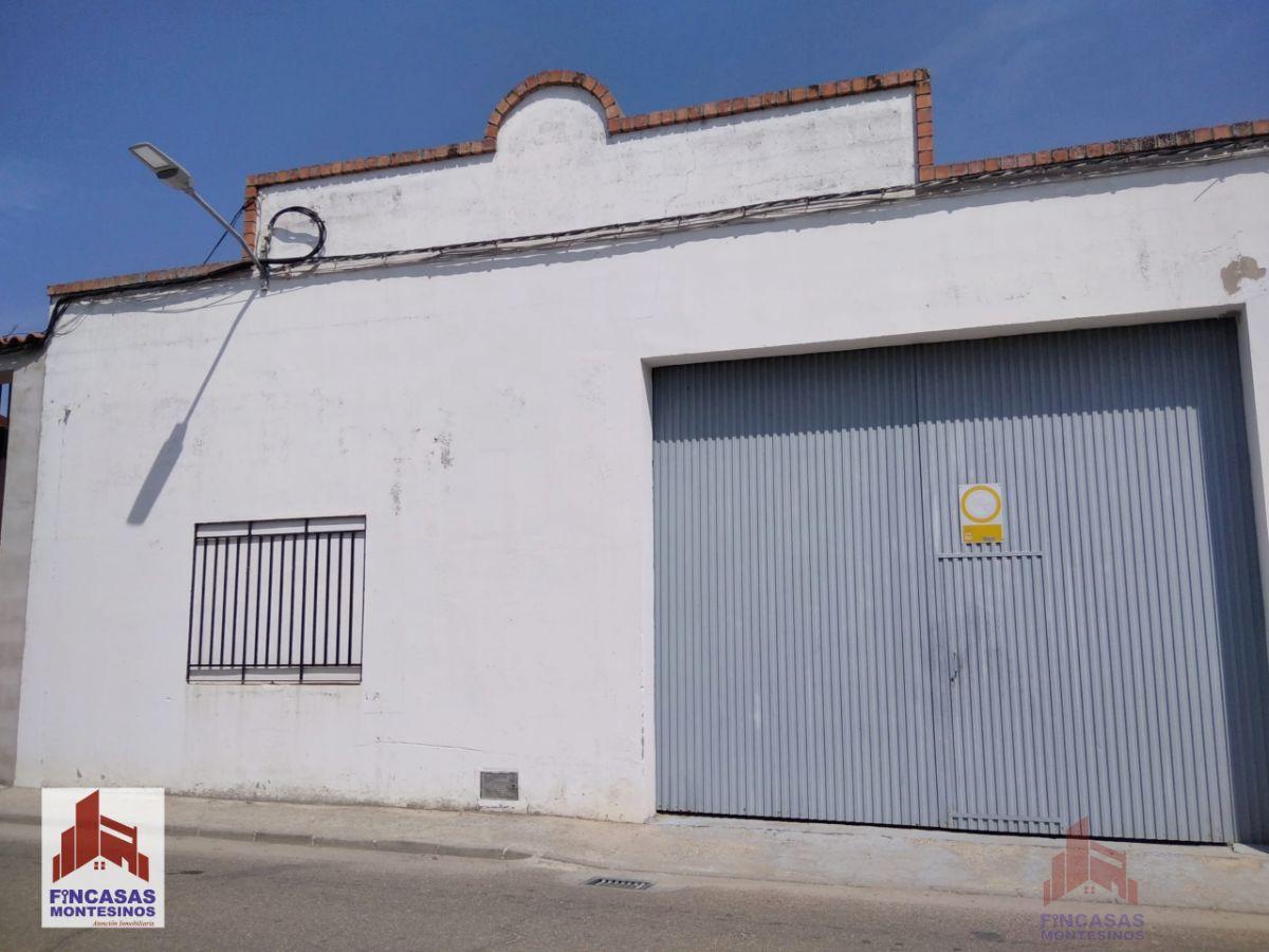 For sale of industrial plant/warehouse in Santa Amalia